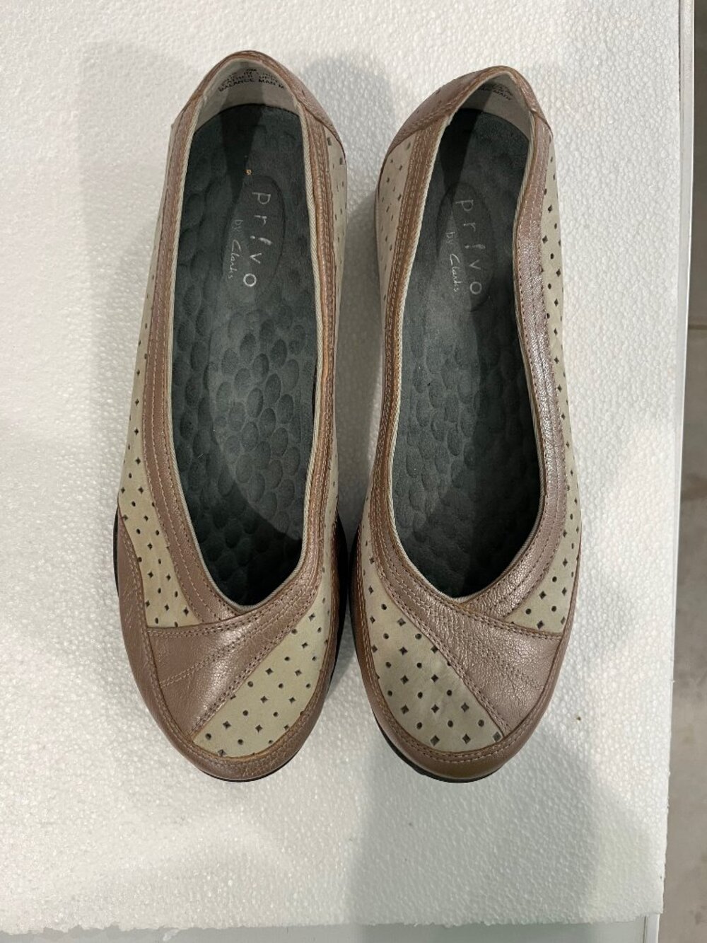 Privo by Clarks Perforated Bronze Metallic Leather Comfort Flats Size 8M